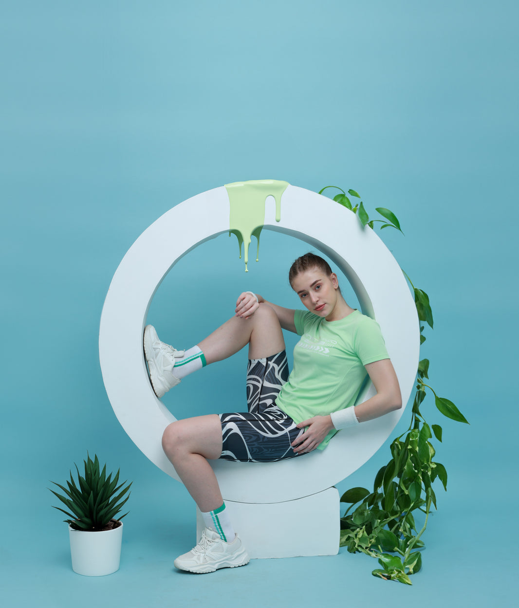 Plant shoot.jpeg__PID:5e2954eb-9c6a-4df4-8203-a33365b1ede7